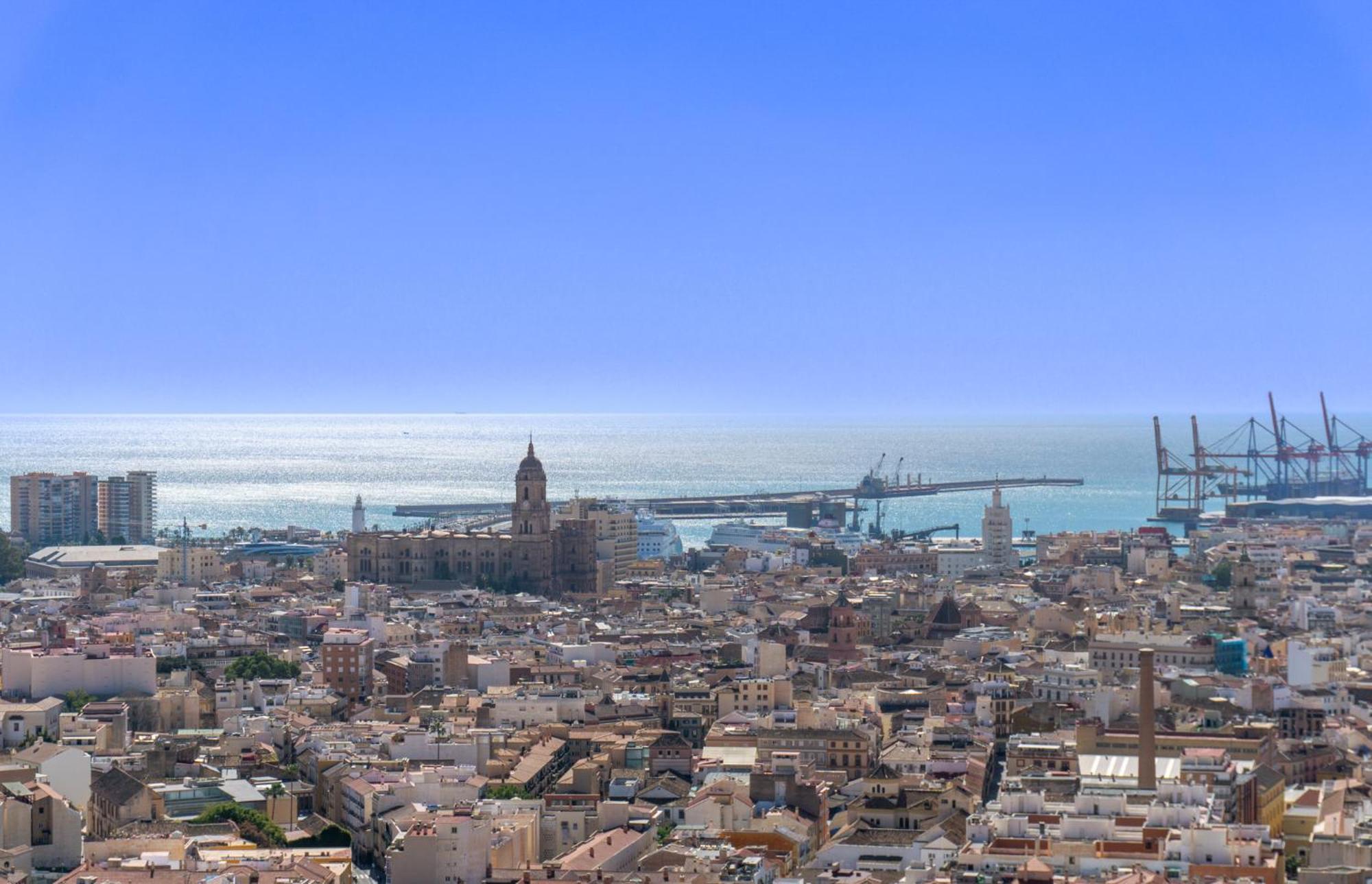 Urban Sky Tower 2 Center Apartment Málaga